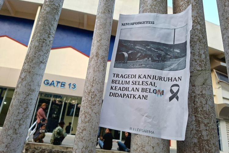 Merawat Ingatan Tragedi Kanjuruhan, Doa dan Harapan Keadilan di Pintu 13