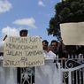 Ratusan Sopir Truk di Lumajang Geruduk Pemkab, Minta Temannya Dibebaskan hingga Legalkan Pertambangan dengan Mesin Sedot
