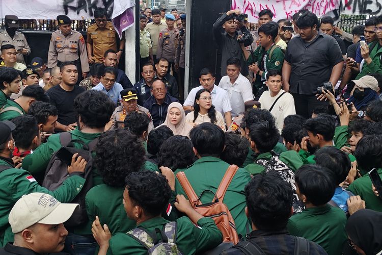 Ketua DPRD Sumut Sentil Aparat Usut Dugaan Jual Beli Titik Dapur MBG saat Demonstrasi Mahasiswa USU