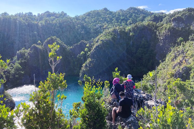 Pemandangan di Telaga Bintang, Kabupaten Raja Ampat, Provinsi Papua Barat, Selasa (26/10/2021).