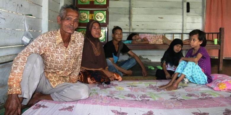 Lima anak dari pasangan Nurhayati (43) dan M. Daud Zainal (62) warga Desa Pulo Awe, Kecamatan Kuta Blang, Kabupaten Bireun,  Aceh menderita penyakit Thalassemia atau kekurangan sel darah merah.