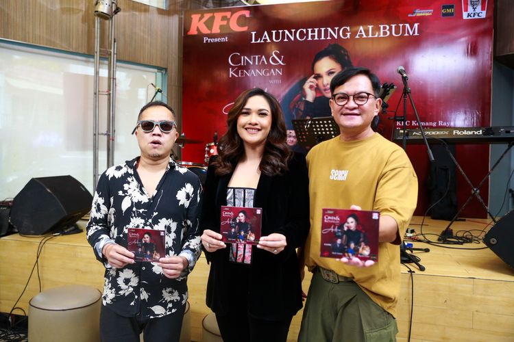 Andrea Lee merilis album Cinta & Kenangan bersama Sandhy Sondoro dan Hedi Yunus. (Dok. Andrea Lee). 