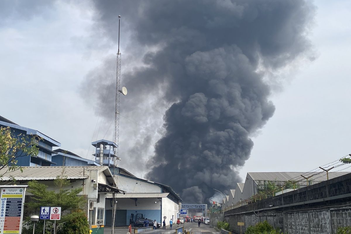 Kebakaran Pabrik Pakan Ternak di Bekasi Diduga akibat Korsleting