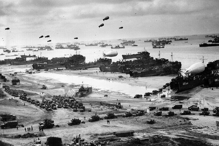 Operasi Overlord atau Invasi Normandia selama Perang Dunia II.