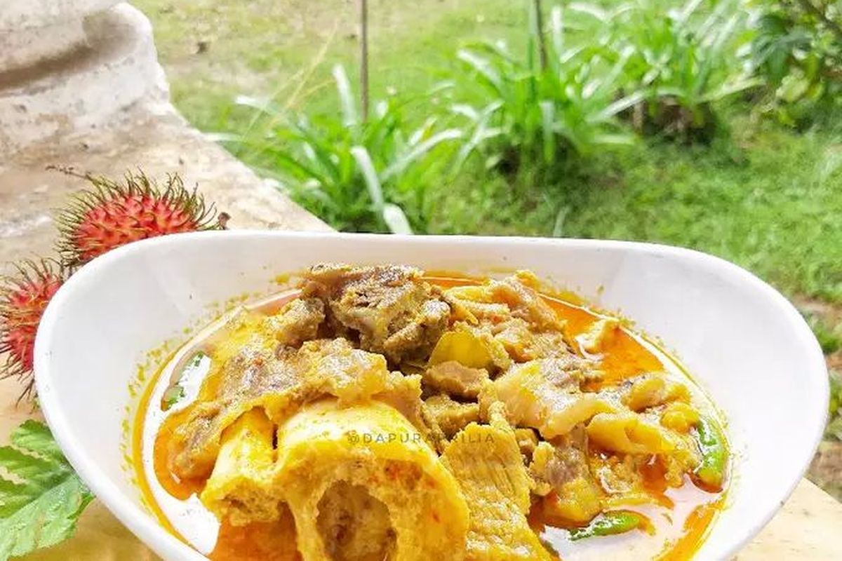 Tengkleng kambing khas Solo. 