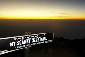 Aktivitas Gunung Slamet Naik, Tim SAR Cegat 364 Pendaki agar Tidak ke Puncak
