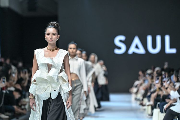 SAUL Studio Hadirkan Koleksi SHE di JFW 2026, Merayakan Beragam Peran Perempuan