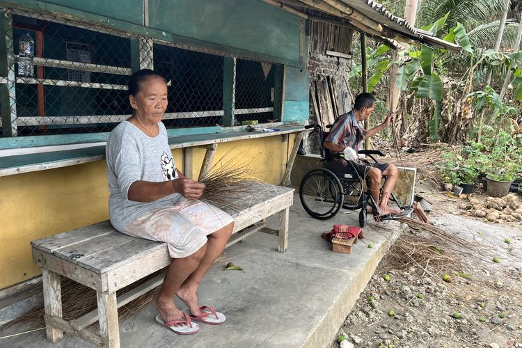 Biaya Pengobatan Tumor Kuras Harta, Pasangan Lansia di Pangandaran Kini Berjuang Bayar Utang
