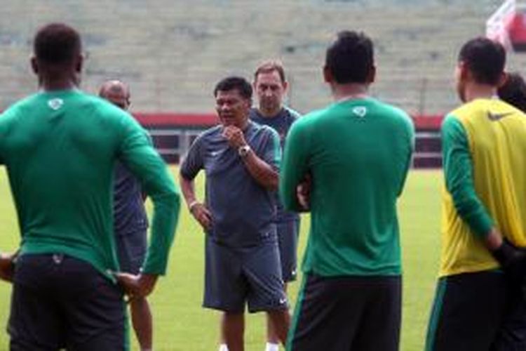 Pelatih sementara tim nasional Indonesia, Benny Dollo. 