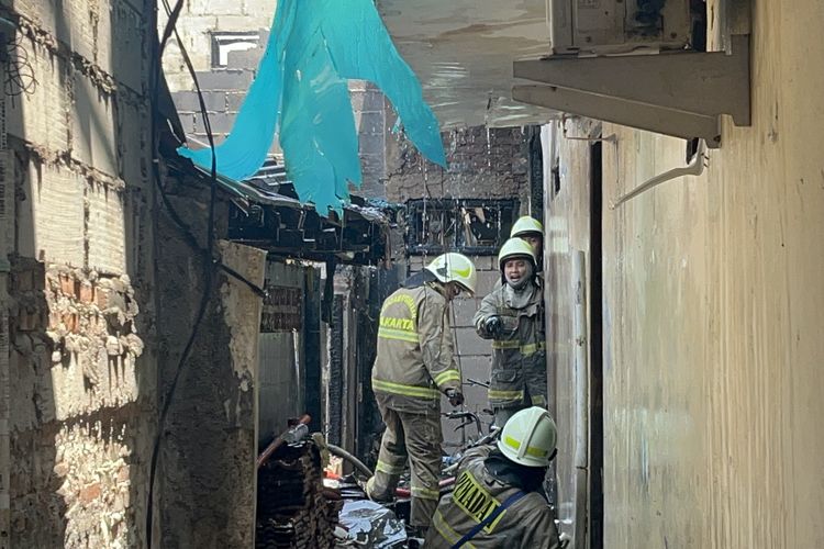 8 Rumah di Jelambar Jakbar Terbakar, Warga Tak Sempat Selamatkan Barang Berharga