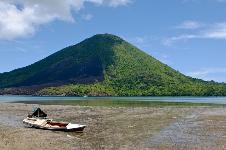 Gunung Api Volcano, Banda Islands, Indonesia.