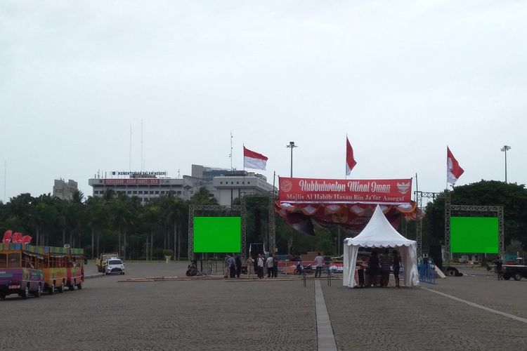 Panggung Reuni 212 di Monas, Kamis (30/11/2017).