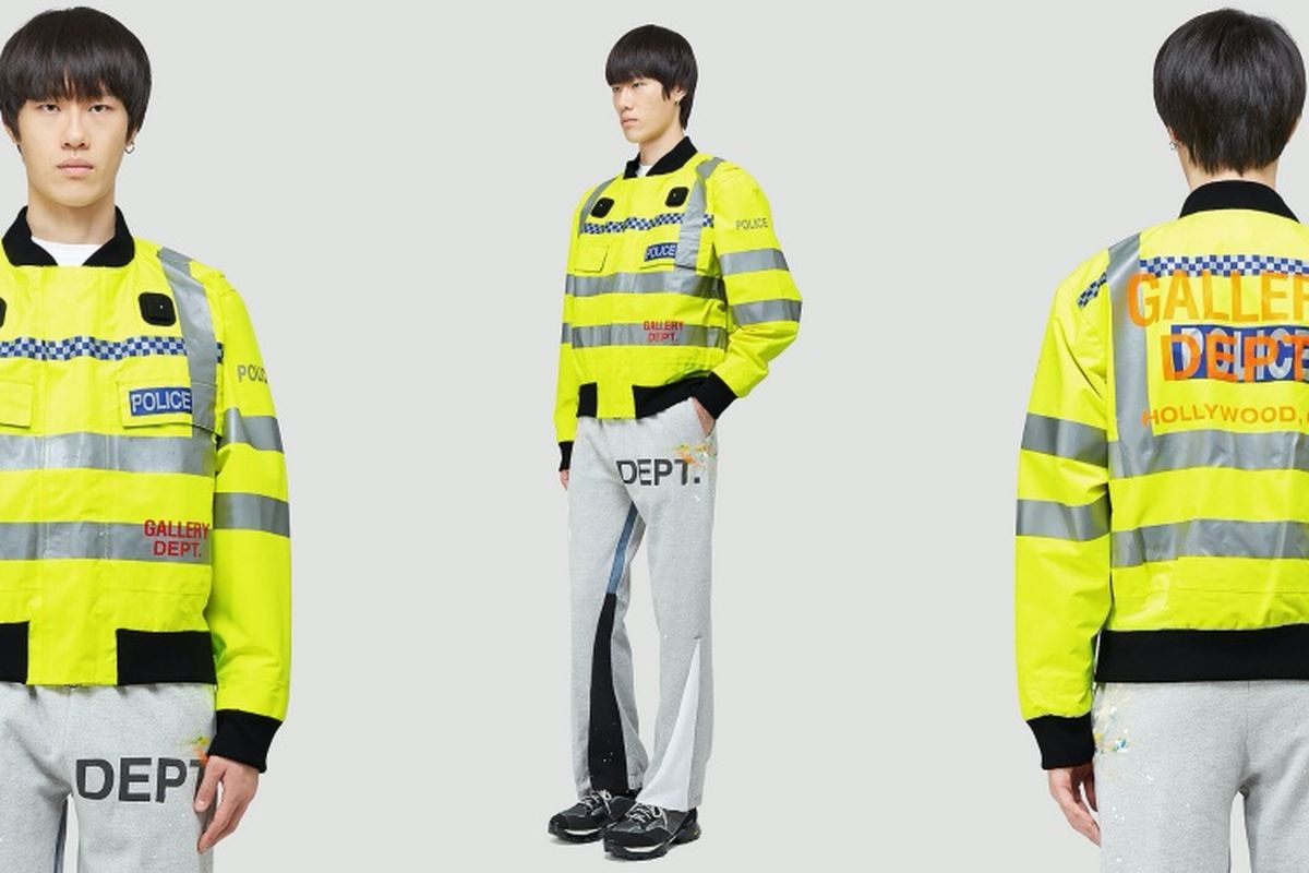 Jaket bomber terbaru dari Gallery Dept yang mirip dengan rompi polisi.