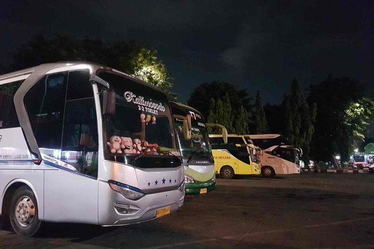 Suasana terminal bus Kalideres, Selasa (13/4/2021).