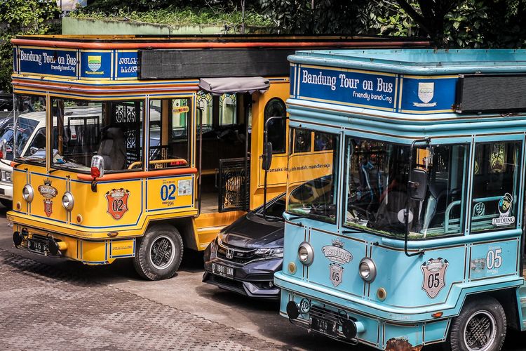 Bandung Tour on Bus atau lebih dikenal sebagai Bandros Bandung