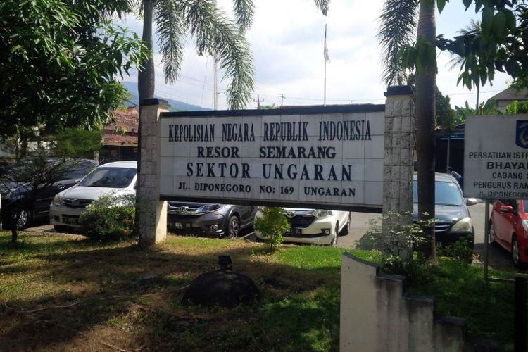 Mapolsekta Ungaran di Jalan Diponegoro Nomor 169 Ungaran, Kabupaten Semarang.