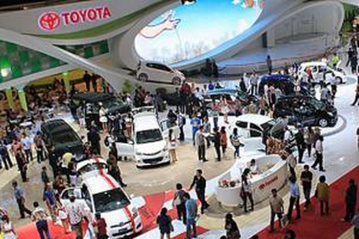 Booth Toyota di IIMS 2013