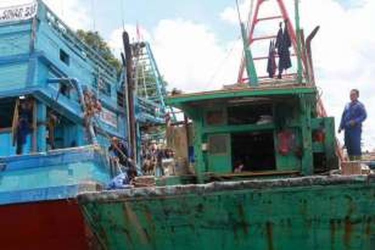 Ilustrasi: Direktorat Polisi Perairan, Mabes Polri, menangkap 2 kapal Vietnam yang melakukan penangkapan ikan secara ilegal di wilayah perairan Indonesia. Kapal beserta seluruh ABK kemudian dibawa menuju markas Dit Polair Polda Kalbar, Kamis (3/3/2016).