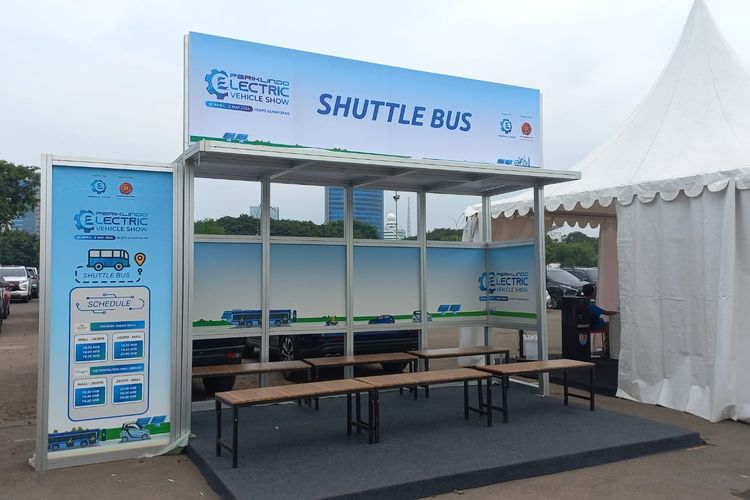 Shuttle Bus Periklindo Electric Vehicle Show (PEVS) 2024