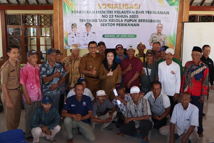 Bupati Paramitha Luncurkan Pupuk Bersubsidi untuk Pembudidaya Ikan Brebes, 554 Orang Jadi Penerima