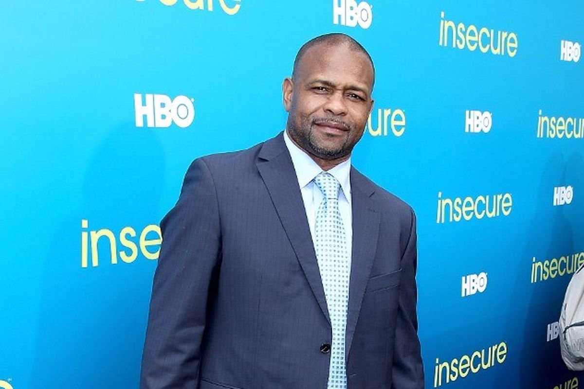 Petinju asal Amerika Serikat, Roy Jones Jr. Dirinya akan menghadapi legenda tinju duia, Mike Tyson, pada 12 September 2020 di California, Amerika Serikat.