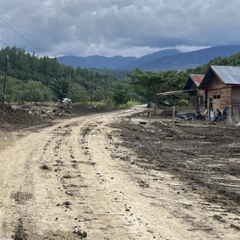 PT Hutama Karya (Persero) menangani pemulihan akses di ruas jalan nasional Takengon Blangkejeren?Kutacane (Jalan Nasional Serkil) melalui tiga segmen.