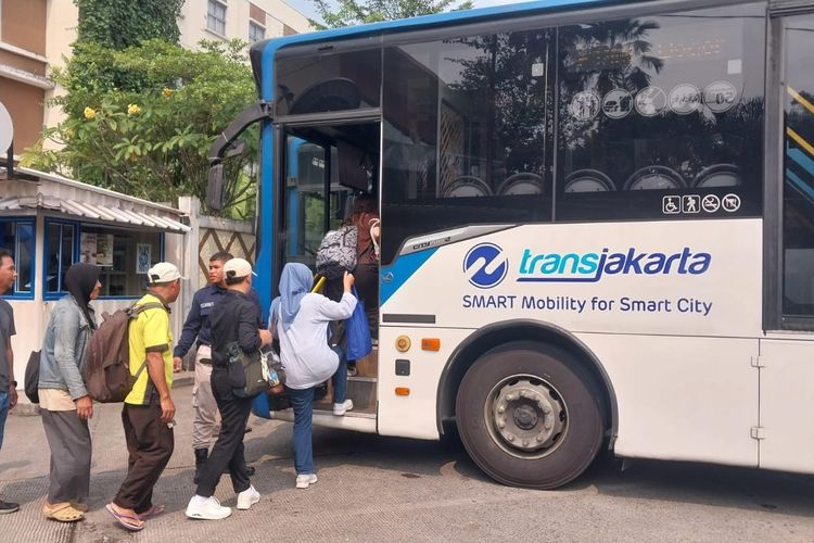 Di Balik Klaim Konektivitas Jabodetabek, Pengamat Sebut Jakarta Masih Kekurangan 4.000 Bus
