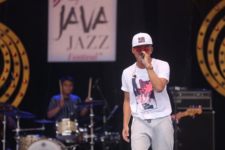 Rizky Febian tampil di hari pertama Java Jazz Festival yang dihelat di JIExpo Kemayoran, Jakarta Pusat, Jumat (1/3/2019).