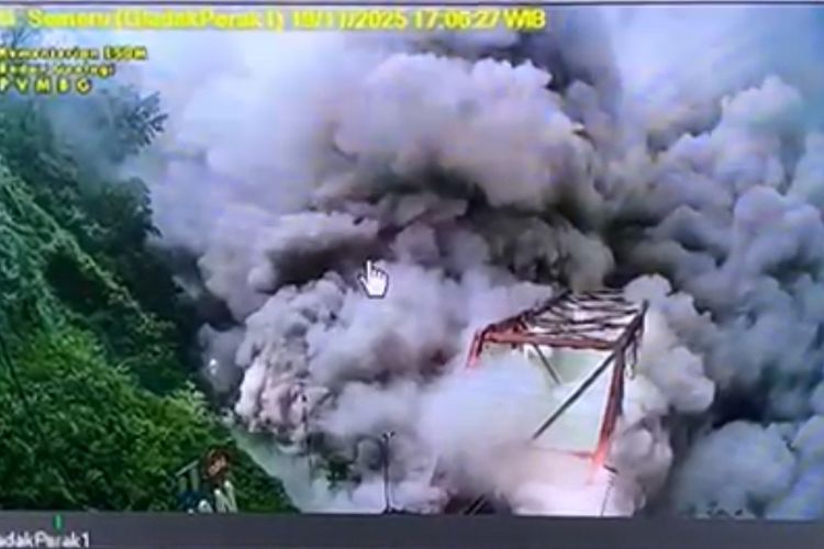 Imbas Gunung Semeru Muntahkan Awan Panas, Akses Jembatan Gladak Perak Lumajang Ditutup