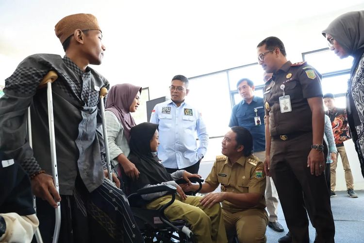 Pj Gubernur Banten Al Muktabar meresmikan Penunjang Layanan dan Teaching Hospital di Rumah Sakit Umum Daerah (RSUD) Banten, Kamis (25/1/2024).