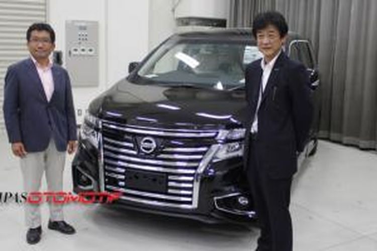 Direksi Autech Japan Inc. bersama Nissan Elgrand VIP yang kabarnya bakal meluncur juga di Indonesia.