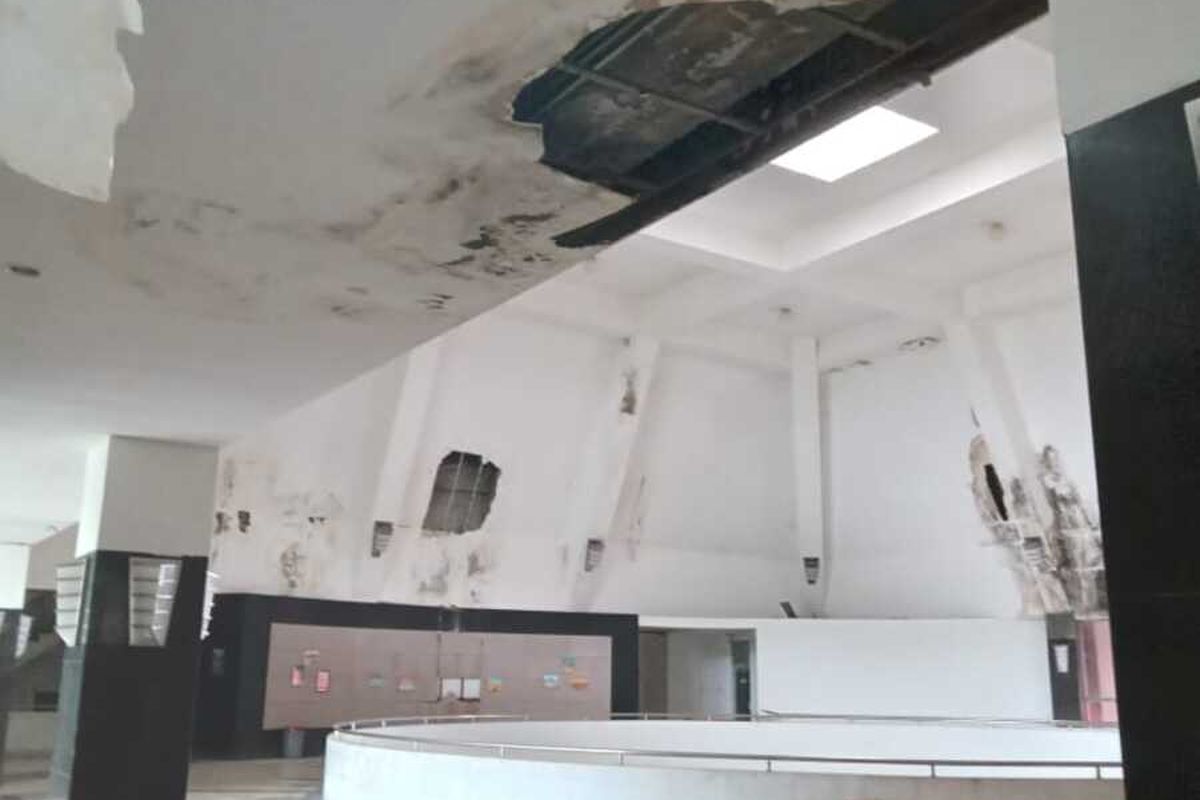 Bangunan MGM yang mengalami kerusakan pada bagian atap, Senin (21/11/2022)