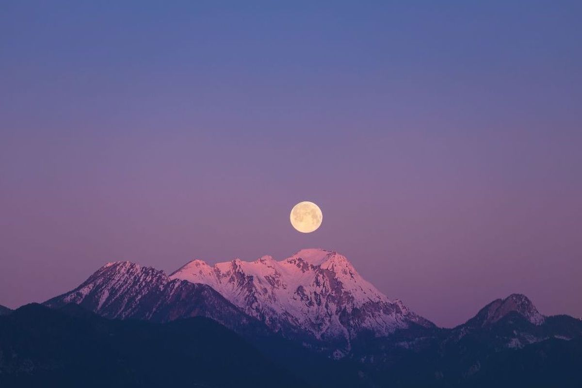 Fenomena Pink Moon Akan Hiasi Langit Indonesia Awal April 2026