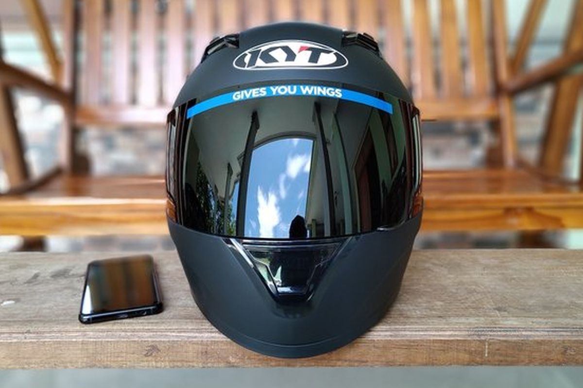 Helm Full Face KYT R10 Black Matt Hitam Doff, salah satu helm full face.