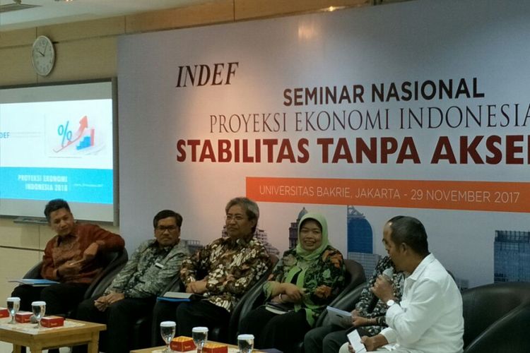 Acara seminar nasional proyeksi ekonomi Indonesia 2018 di Universitas Bakrie, Jakarta, Rabu (29/11/2017).