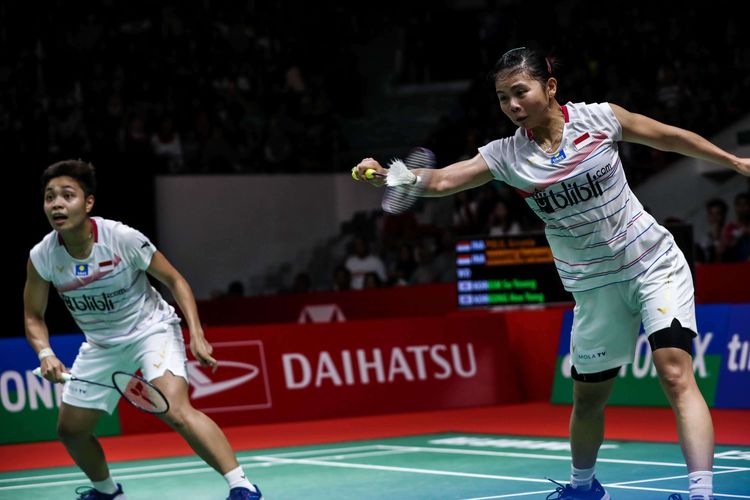 Pasangan ganda putri Indonesia, Greysia Polii/Apriyani Rahayu melawan wakil Korea Selatan, Kim So Yeong/Kong Hee Yong saat pertandingan babak semi final Indonesia Masters 2020 di Istora Senayan, Jakarta, Sabtu (18/1/2020). ganda putri Indonesia itu mampu tampil percaya diri dan menang dua gim langsung dengan skor 21-19, 21-15 dalam tempo 52 menit.