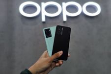 Unboxing dan Hands-on Oppo A57 yang Dihiasi dengan  Desain Oppo Glow