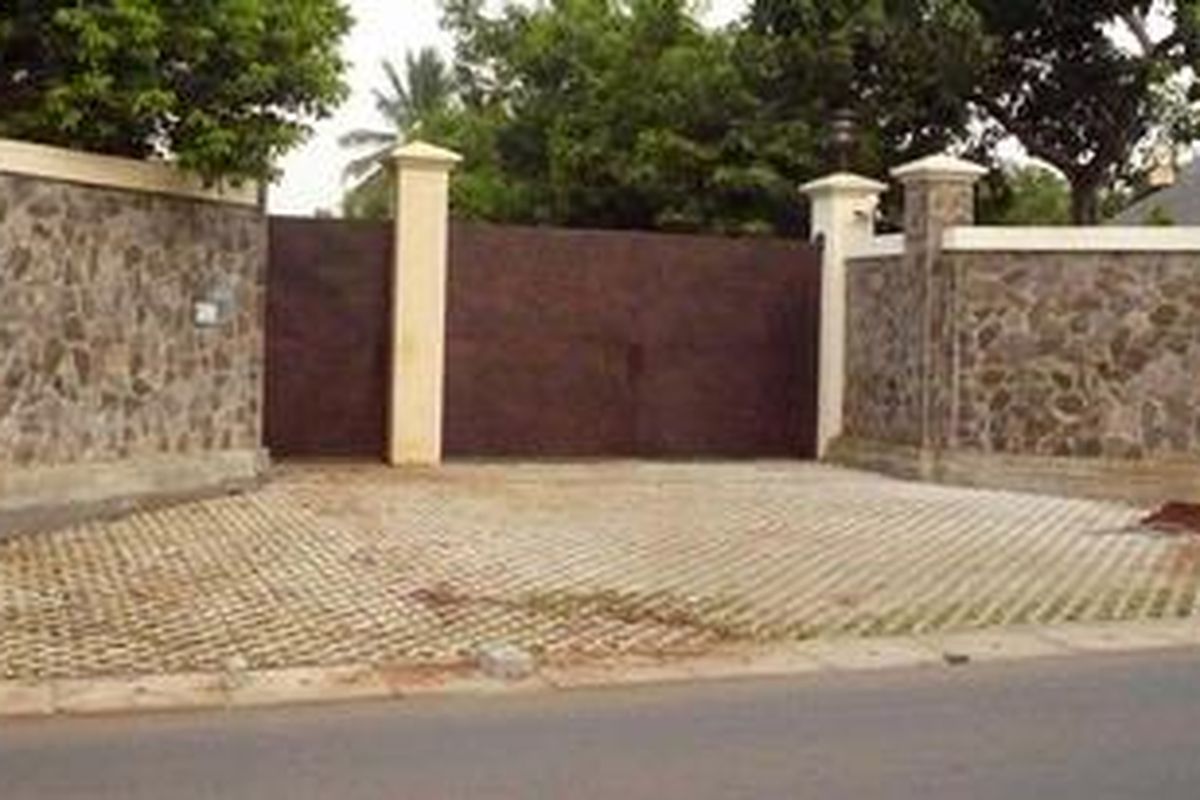 Pagar depan rumah yang disebut-sebut milik Djoko Susilo.