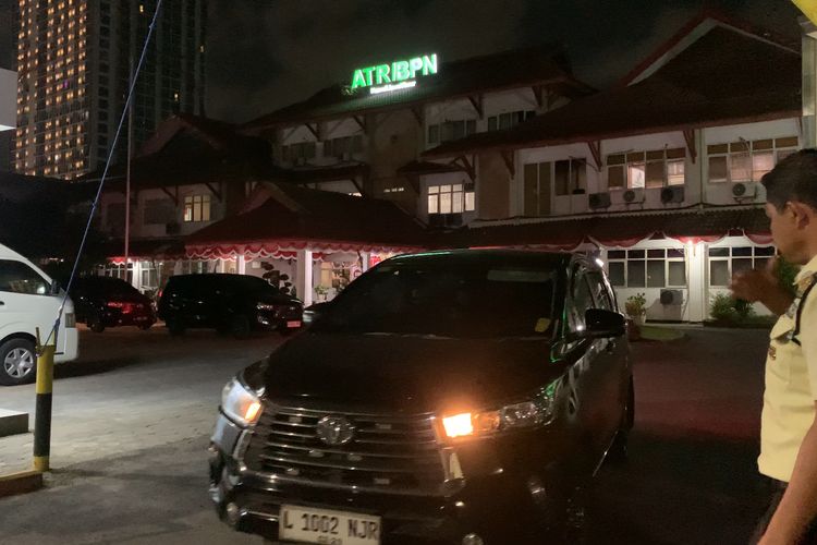 Penyidik KPK 11 Jam Geledah Kantor ATR/BPN Kanwil Jatim, Ini yang Disita