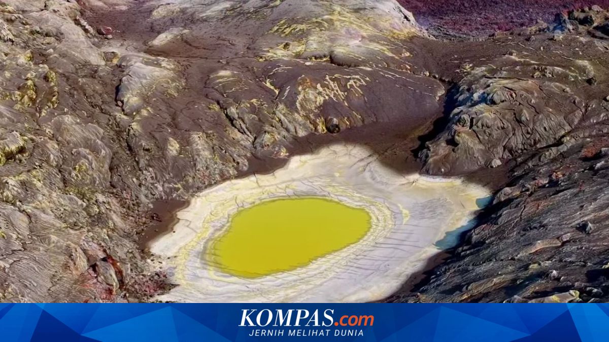 Penampakan menyerupai telur ceplok di area kawah Gunung Anak Krakatau