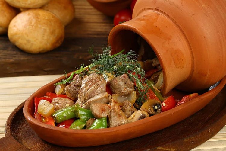 Clay Pot Kebab atau Testi Kebab, salah satu kuliner yang bisa dicoba ketika berkunjung ke Cappadocia.