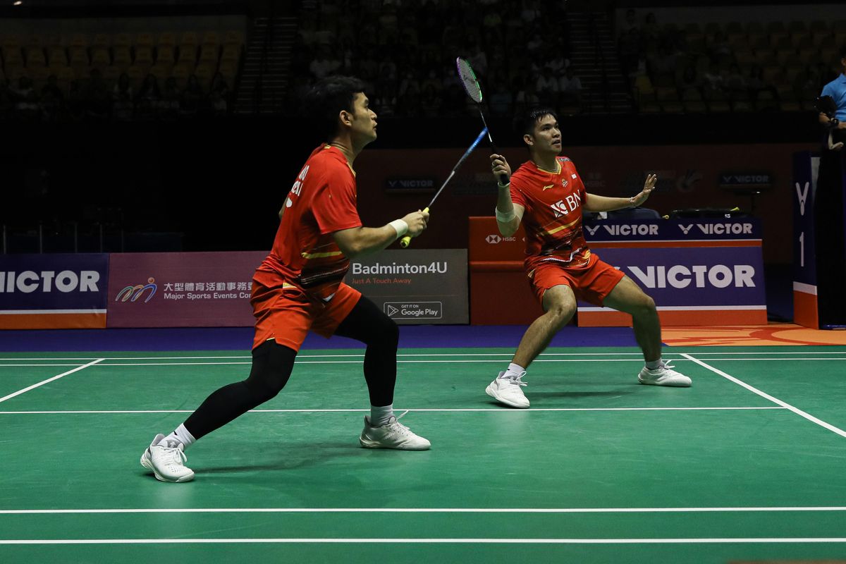 Aksi pasangan ganda putra Indonesia, Leo Rolly Carnando/Daniel Marthin, pada ajang Hong Kong Open 2023. Terkini, Leo/Daniel berhasil lolos ke babak 16 besar nomor perorangan Asian Games 2022 di Hangzhou, China.