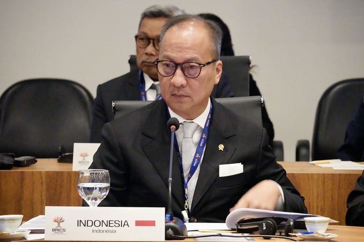 Menteri Perindustrian, Agus Gumiwang Kartasasmita, mengatakan Indonesia menjalin kerja sama dengan Brasil dalam pengembangan bionergi hingga sektor dirgantara.