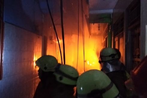Sabtu Dini Hari, 129 Rumah di 2 Kelurahan di Jatinegara Terbakar
