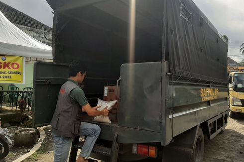 Ratusan Paket Bantuan Korban Erupsi Semeru Dibawa ke Gudang Bulog, Ini Penjelasan BPBD