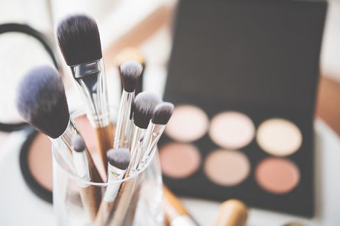 6 Rekomendasi Makeup Brush Lokal yang Bagus, Cocok buat Pemula 