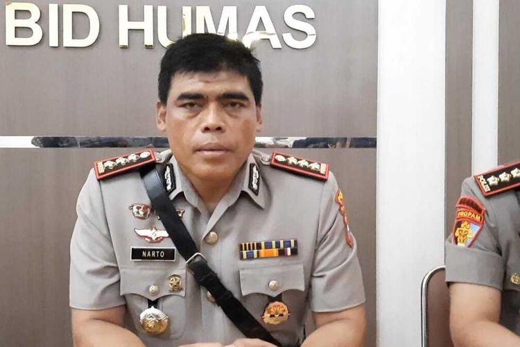 Kabid Humas Polda Riau Kombes Sunarto saat diwawancarai wartawan terkait polisi tikam polisi di SPN Polda Riau, Rabu (21/12/2022).