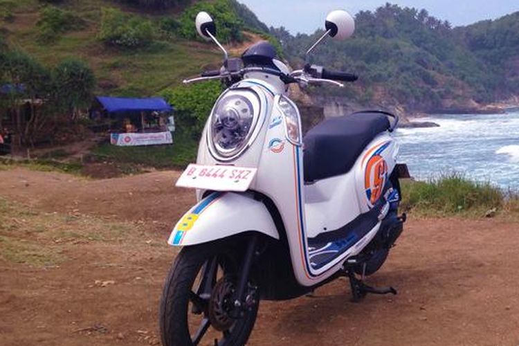 New Scoopy eSP saat diajak mengarungi medan bukit di Pacitan Jawa Timur.