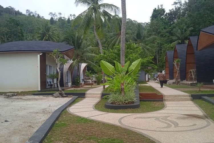 Lummay Resort yang berada di bibir pantai Minang Rua, Kecamatan Bakauheni, Lampung Selatan, Selasa (27/12/2022).
