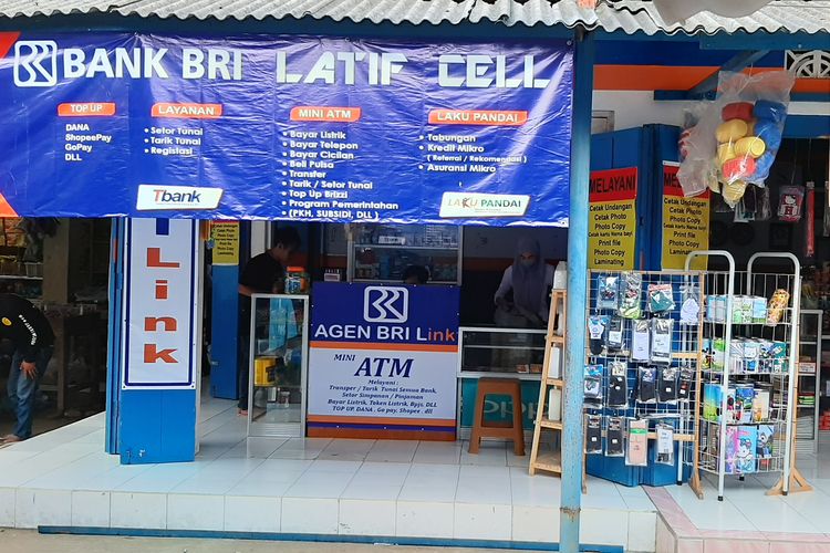 Cara tarik tunai di agen BRIlink menggunakan kartu debit maupun tanpa kartu. Simak cara menjadi agen BRILink serta syarat jadi agen BRILink